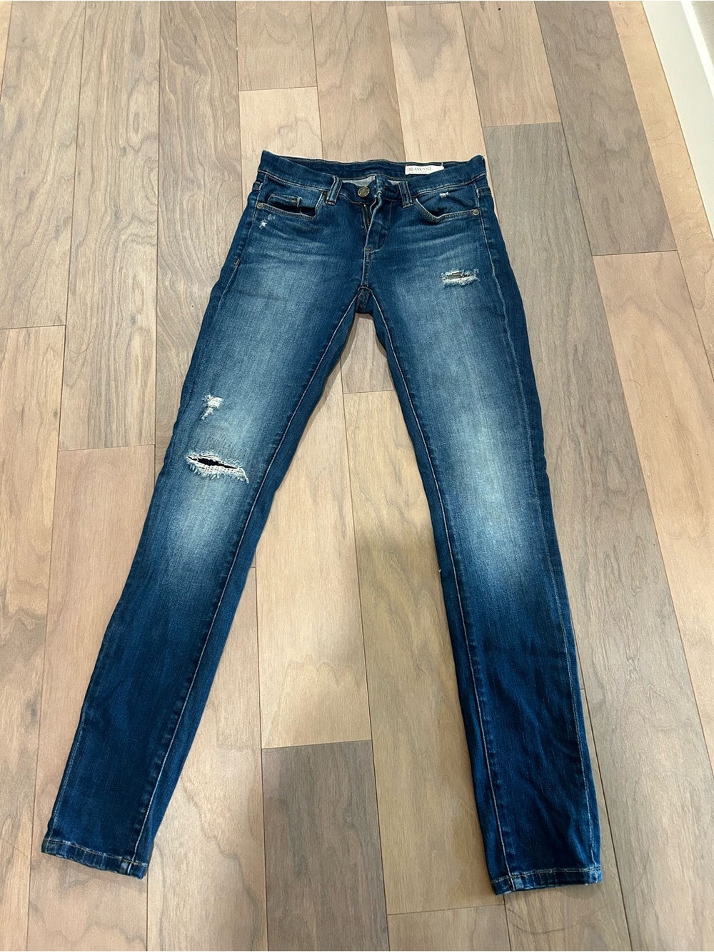BlankNYC classy Dark Blue Distressed Skinny Jeans in 25